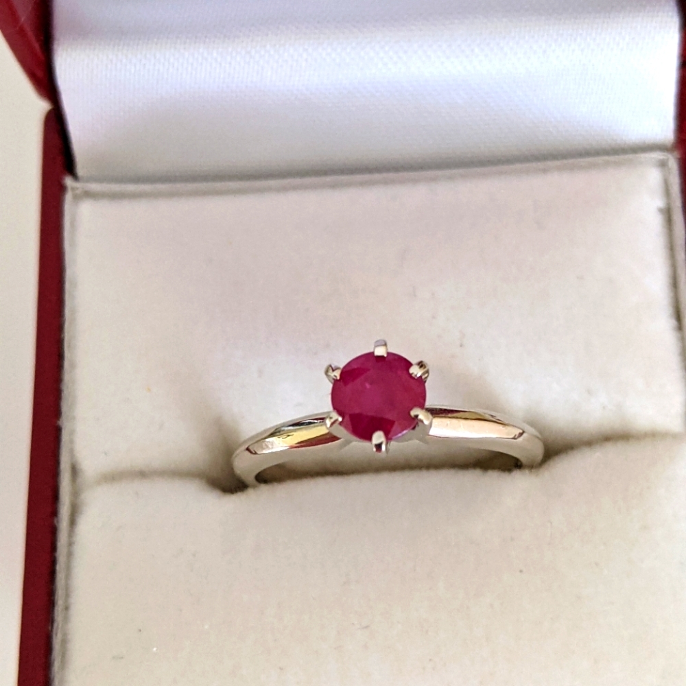 ♥️14K WHITE GOLD RUBY SOLITAIRE ENGAGEMENT RING - Picture 4 of 12
